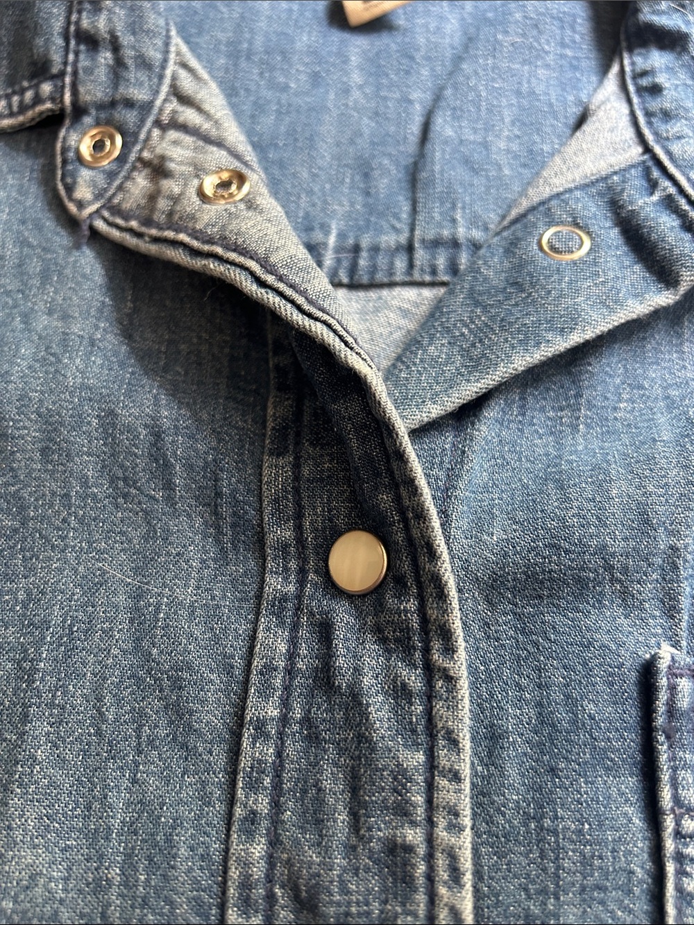 Madewell Blue Denim Short-Sleeve Button-Down with Bleached Band - Picture 5 of 8